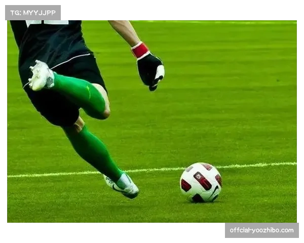 专栏:VAR审核耗时是否破坏了现代足球应有的流畅节奏?